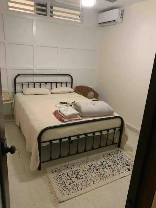 Rum i privatbostad Private Rooms In Duplex Home W 4 Baths Fq Beds 1-3Ppl San Juan